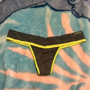 VS PINK Thong XS